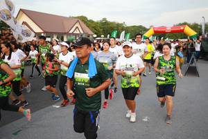 BIB: 
                            <button type="button" onclick="openModal(3530767)" class="btn btn-primary btn-sm float-right btn-popup" data-toggle="modal" data-target=".modal-high-quality">
                        <i class="fas fa-shopping-cart"></i> Add to Cart
                    </button>
                                            <button type="button" onclick="isThisMe(3530767, true)" class="btn btn-success btn-sm float-right btn-popup btn-isme hidden" data-toggle="tooltip" data-placement="bottom" title="นี่คือรูปของคุณใช่ไหม คลิกที่นี่เพื่อเอาเข้าอัลบั้ม">
                        <i class="fas fa-plus"></i> Add to album
                    </button>
                    <button type="button" onclick="isThisMe(3530767, false)" class="btn btn-warning btn-sm float-right btn-popup btn-isnotme hidden">
                        <i class="fas fa-ban"></i> Remove from album
                    </button>